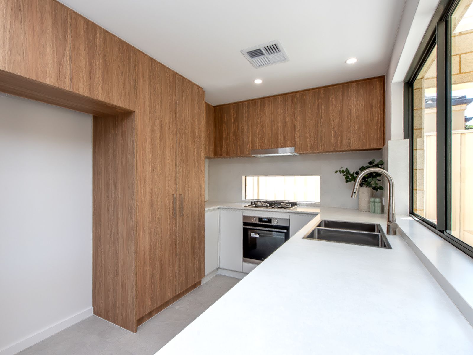 11C Canara Road, Westminster