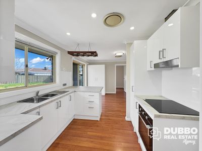 27 Pegasus Place, Dubbo