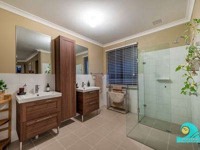 86 Lagoon Drive, Yanchep