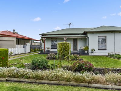 8 Nitschke Street, Millicent