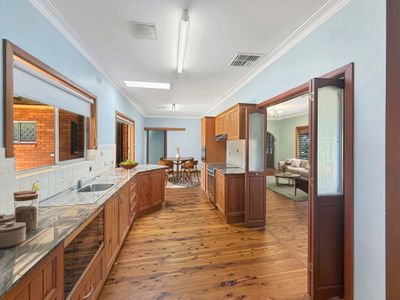 8 Brigalow Avenue, Dubbo