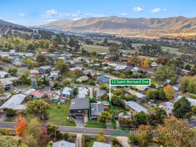 13 Saint Bernard Drive, Tawonga South