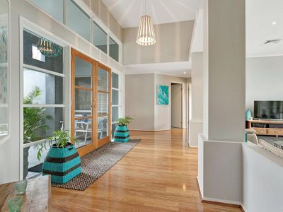 9 Sanctuary Close, Tea Gardens