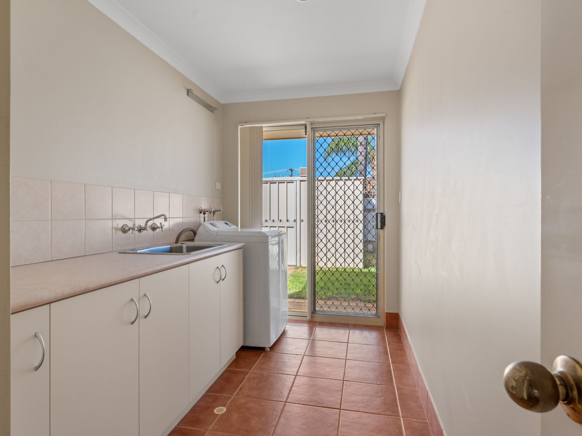 25 Cotter Street North , Hannans