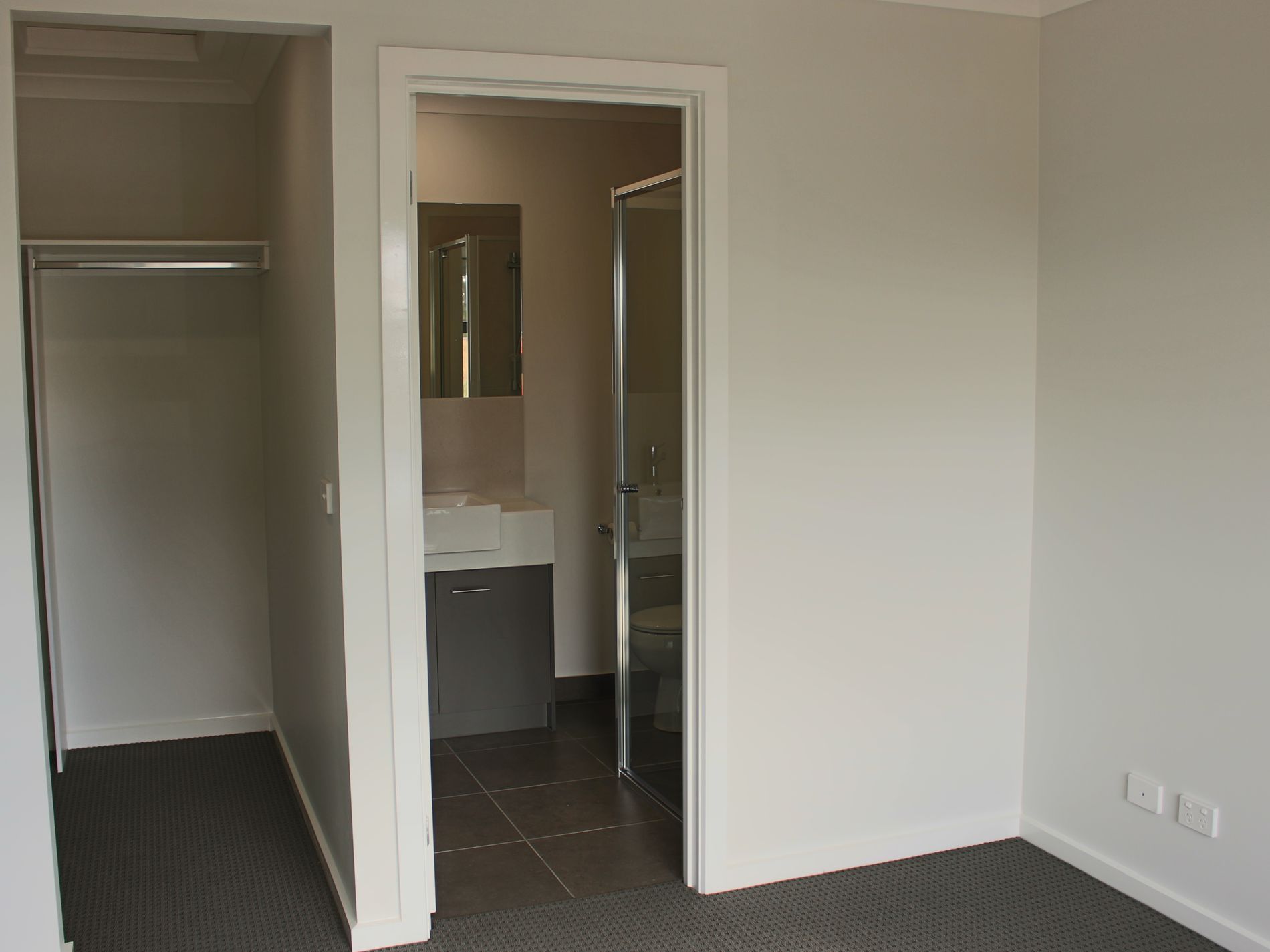 25 Larkspur Way, Charlemont