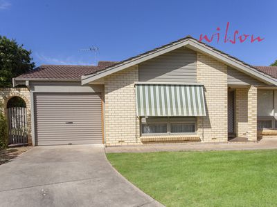 2 / 5 Clayton Crescent, Melrose Park