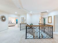 1 Nowingi Close, Eight Mile Plains