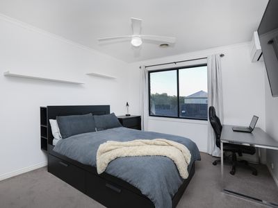 11 Cobblestone Drive, Attwood