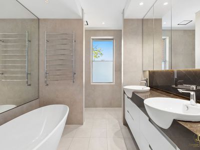 2 / 18 Etham Avenue, Darling Point