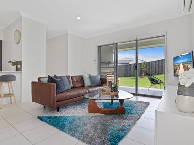 10 Frogmouth Street, Upper Coomera