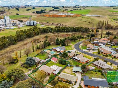 8 Sturt Street, Blayney