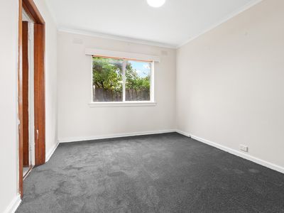 5 / 6 Rondell Avenue, West Footscray