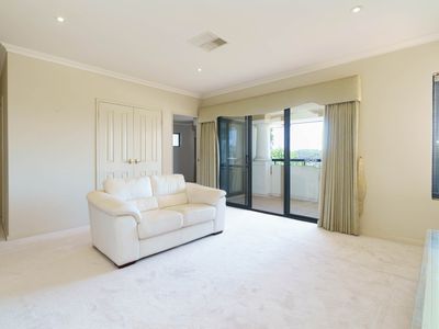 6 Waterview Parade, Ascot