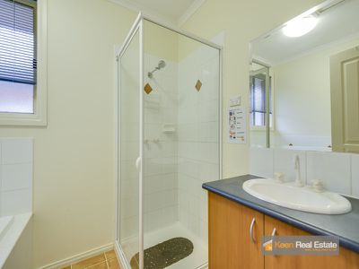 25 Strabane Way, Hampton Park