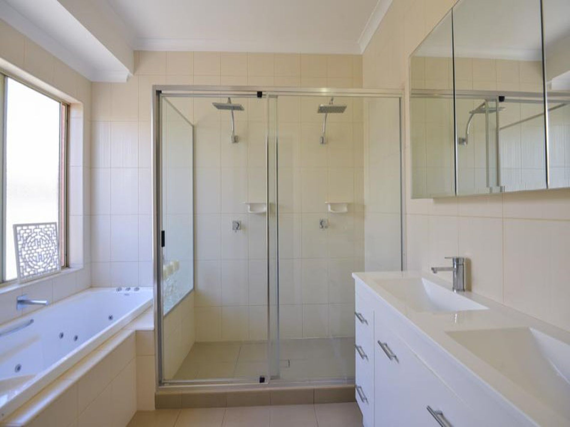 17 Riseberry Way, Somerville