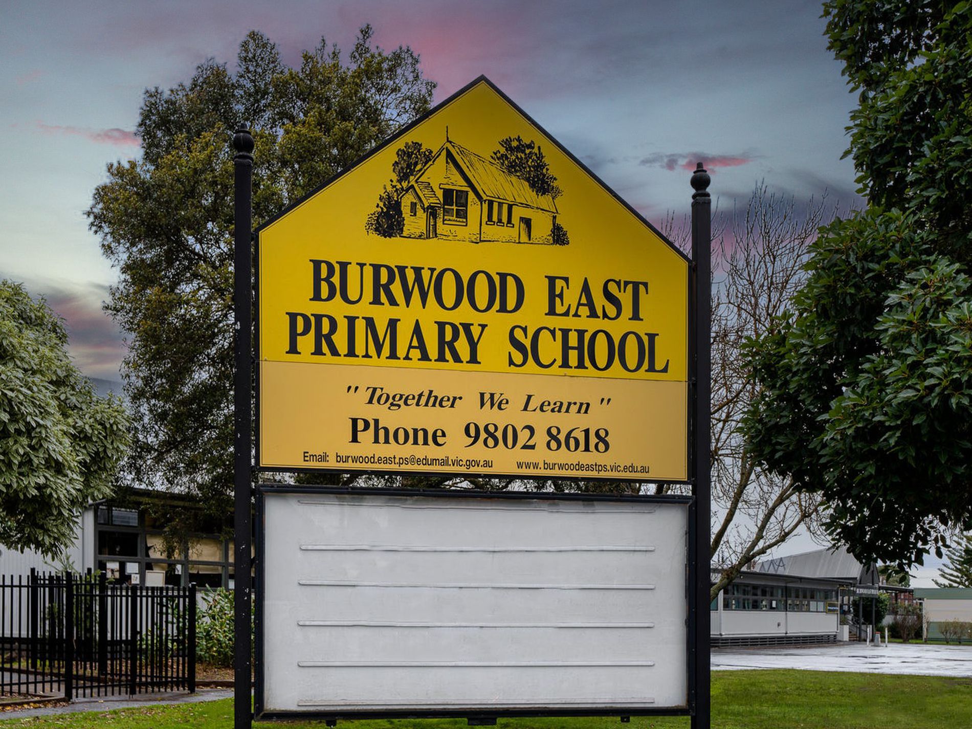 9 Terang Avenue, Burwood East