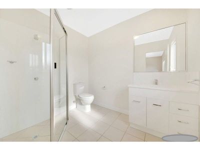 3 / 1 Collins Lane, Kin Kora
