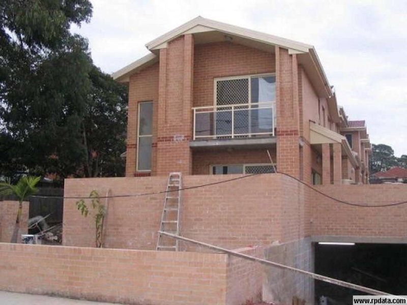 2 / 8 Duke Street, Campsie