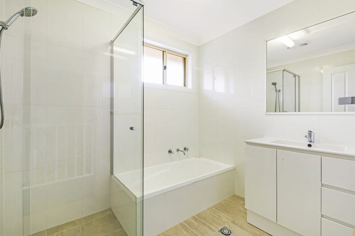 1 / 4 Gavenlock Road South, Tuggerah