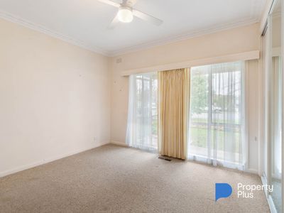 154 MacKenzie Street West, Golden Square