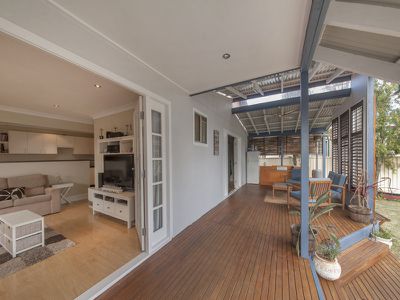 6 Stanwell Crescent, Ashcroft
