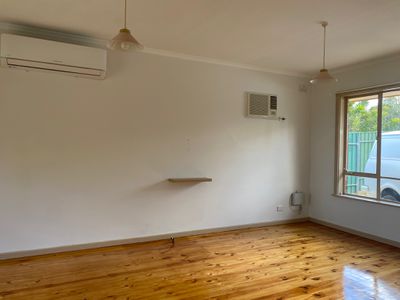 8 Symonds Crescent, Modbury North