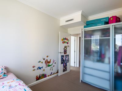 10 / 28 Goodwood Parade, Burswood