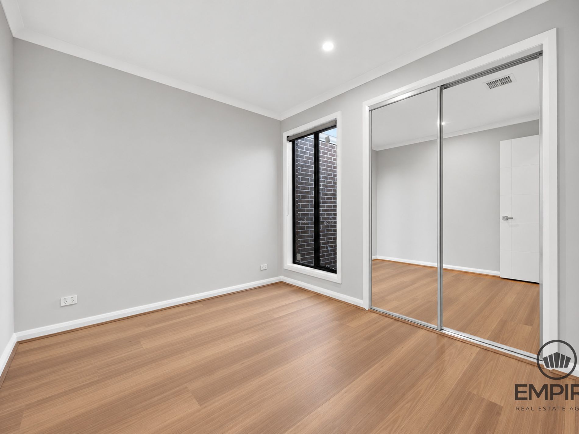 21 Skylark Avenue, Officer