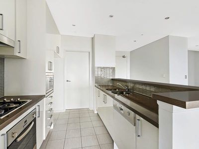 2204 / 4 Como Crescent, Southport