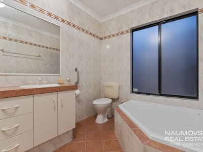 8 Woodchester Place, Nollamara