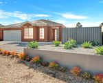8 Manifera Close, Manor Lakes