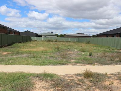 19 Cloverfields Crescent, Epsom
