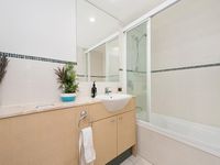 A2 / 100 Bowen Terrace, New Farm