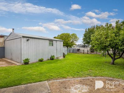 24 Neale Street, Kennington