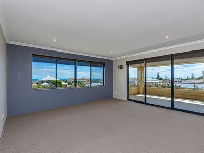 143 Lagoon Drive, Yanchep