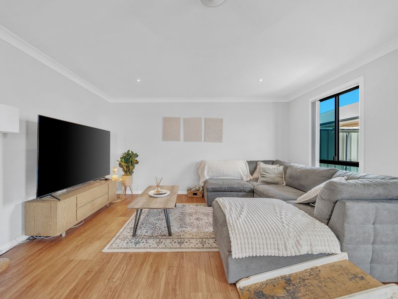 2 / 56 Lakeside Drive, Emerald