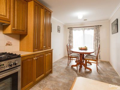 8 Rohan Court, Hampton Park