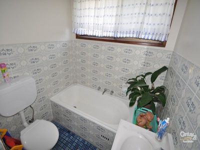 7 and 7a Springfield Way, Dubbo