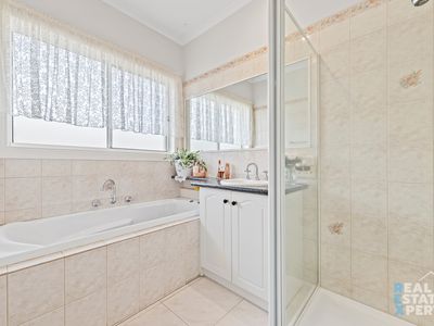 23 Lasiandra Circuit, Narre Warren