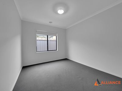 90 Bullion Avenue, Wollert