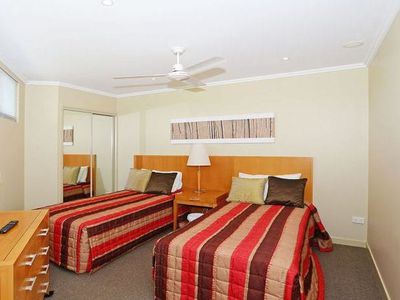 115 / 569-571 The Esplanade, Urangan