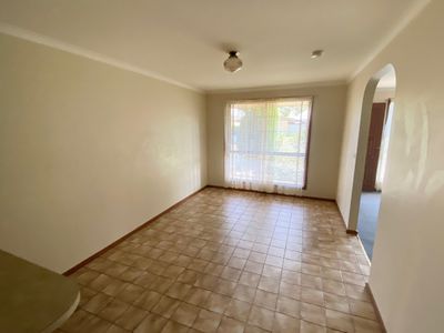 2 / 10 Sinns Avenue, Werribee