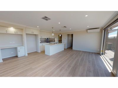 24 Waterfall Crescent, Dubbo
