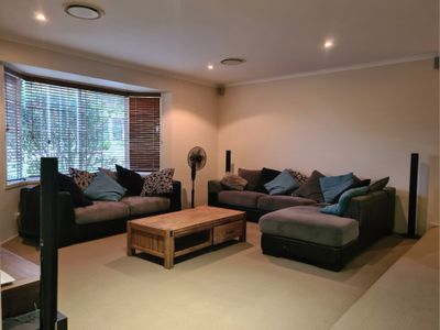 9 Essex Close, Springwood
