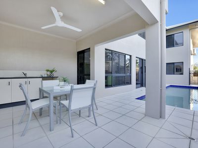 203 Esplanade, Cairns North