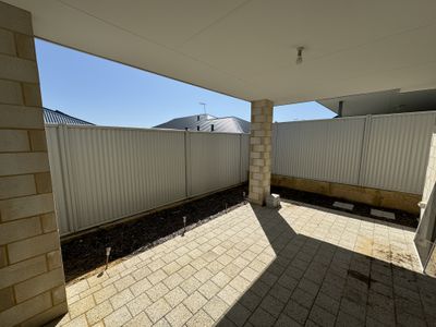 7 Roebuck Blvd, Eglinton