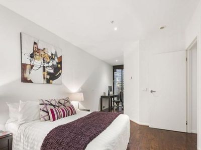 1606 / 8 Waterview Walk, Docklands
