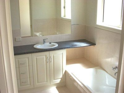 1-3 McNeil Close, Horsham