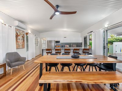 702 Casuarina Way, Casuarina