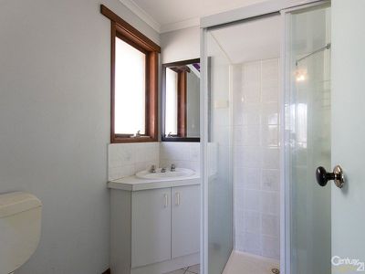 35 Lesley Drive, Hampton Park